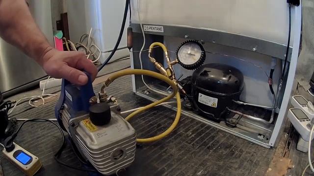 Тестирование холодильника "Indesit" ST145.028 смотреть онлайн