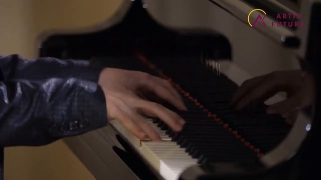 Илья Папоян / "Вальс", М.Равель смотреть онлайн