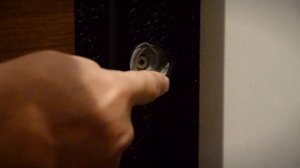 Замок входной двери. Проблема с эксцентриком и её признаки. Замена эксцентрика двери.