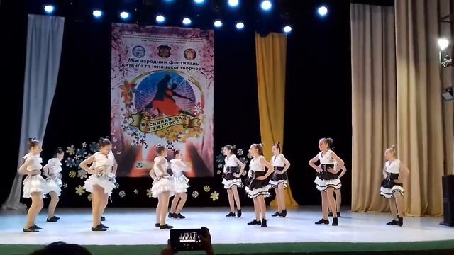 Танцевальный центр "Академия" - "Танцевальная ничья" (Весенний балл в Ужгороде, 24.03.2018 г.) смотреть онлайн