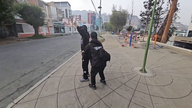 라틴 투어 비하인드 #4 (현중의 추억 여행, 길 강아지, 마트 탐방) смотреть онлайн