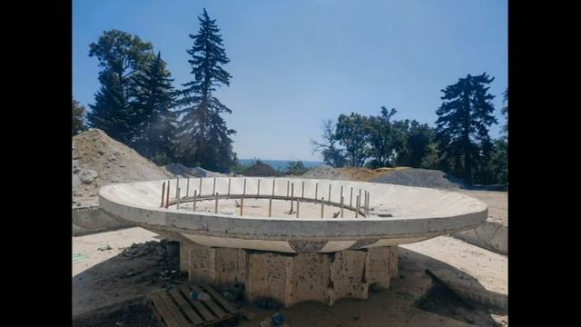 Мариуполь 2023 Восстанавливают Городской сад с видом на море. Mariupol смотреть онлайн