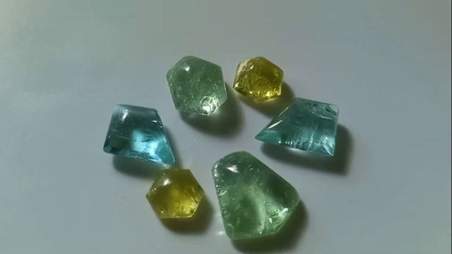 Кабошоны аквамарина, берилла и гелиодора смотреть онлайн