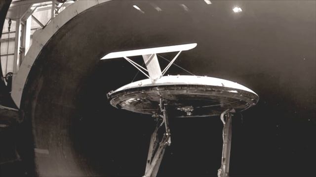 Moon Base - William Tompkins смотреть онлайн