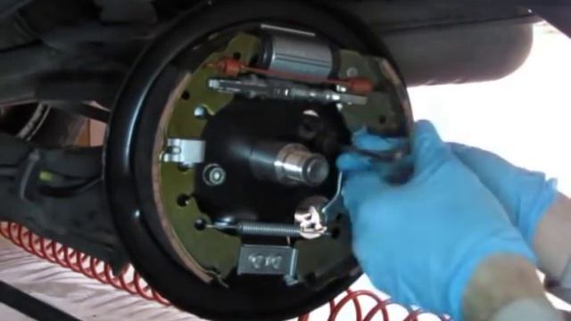 Sostituzione freni posteriori e cuscinetti Fiat Brava Bravo Marea смотреть онлайн