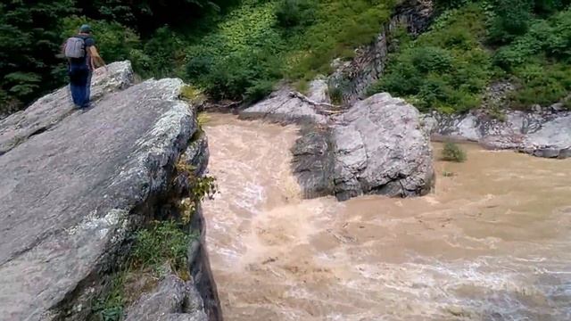 Пороги горной реки Красноярка смотреть онлайн