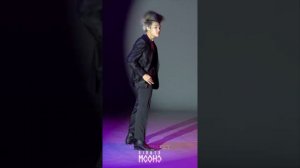 ATEEZ WOOYOUNG(우영) Artist Of The Month  BAD DANCE / MIRRORED