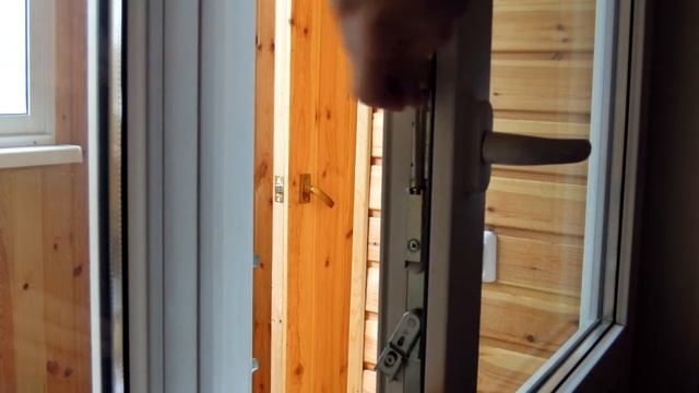 Самостоятельная регулировка балконной защёлки Maco смотреть онлайн