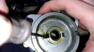 Замена сальника трамблера ВАЗ 2108 - 099. Подробно..mp4