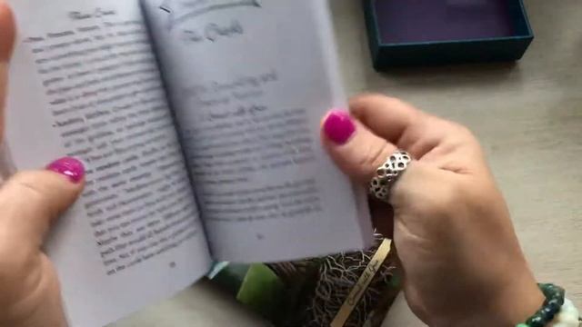 Unboxing Everyday Witch Oracle by Deborah Blake смотреть онлайн