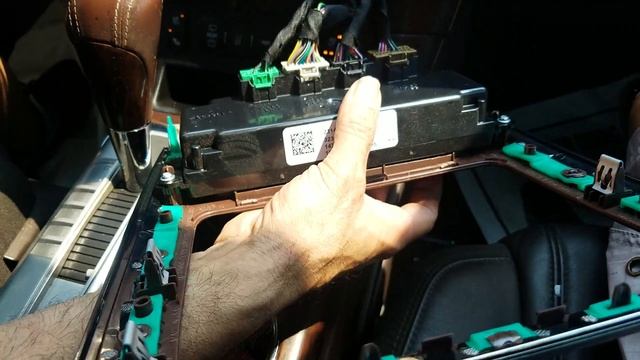 How to Remove Radio / Navigation / CD Player from Buick Enclave 2014 for Repair. смотреть онлайн