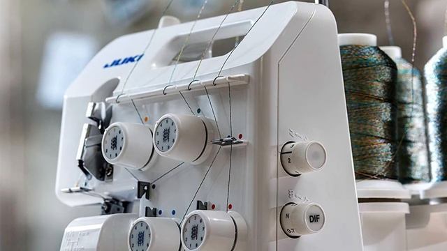 Best Sergers 2022 : Top 5 Sergers Reviews