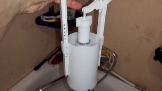 Порыв ввода отопления, всё сгнило,сливаем три здания, смена чугунной ванны,заклинило входную дверь смотреть онлайн