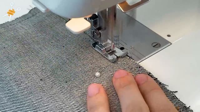 DIY. Look what I made from old jeans. Cute accessory bag смотреть онлайн