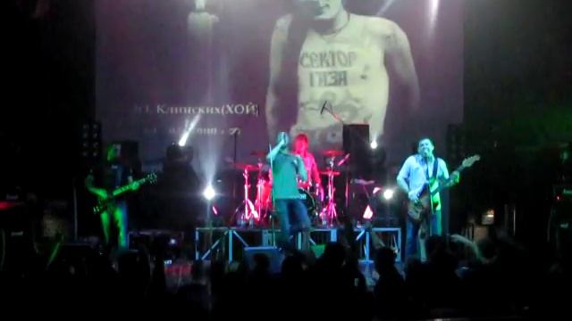 Бабанцуйка-Возле дома твоего(кавер Сектор газа)г.Минск 11-07-2014 смотреть онлайн