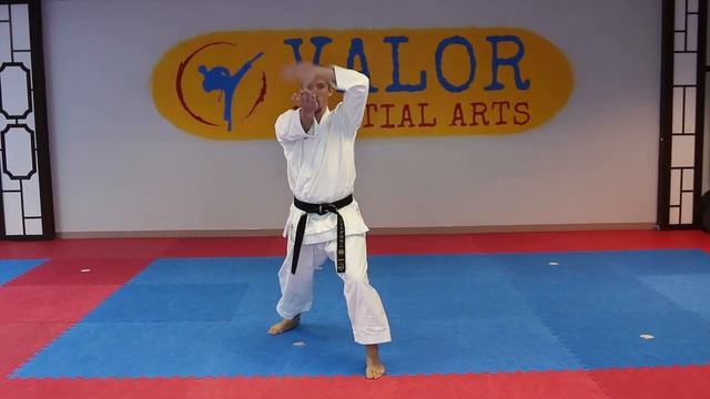 Heian Yondan Step By Step | Shotokan Karate Kata Heian Yondan Tutorial смотреть онлайн
