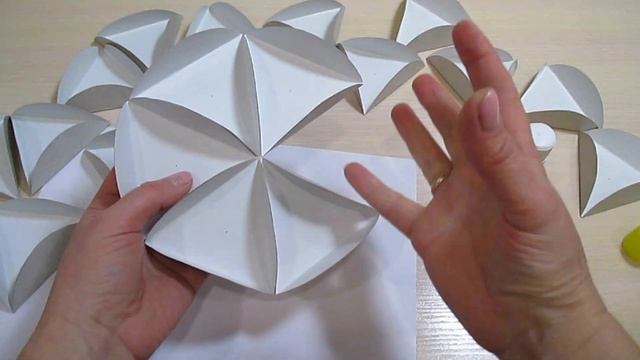 НОВОГОДНИЙ ШАР ИЗ БУМАГИ! УКРАШЕНИЯ К НОВОМУ ГОДУ! смотреть онлайн