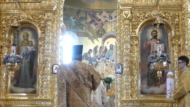 ÎPS Longhin A Oficiat Sfânta Liturghie -  Митрополит Лонгин возглавил Божественную Литургию 02.01.2