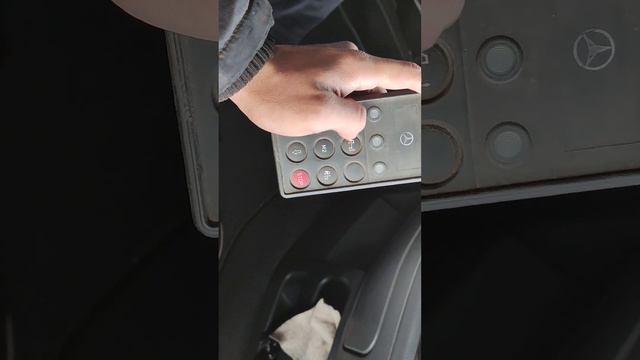 Проверка Датчика Уровня кузова Mercedes ACTROS V8