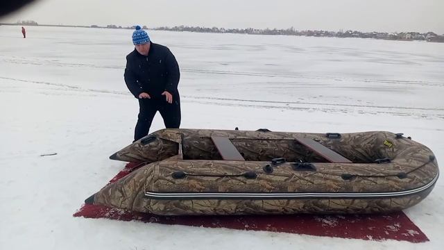быстрый выход на глиссер! лодка ПВХ под мотор и ее секрет в концевиках (булях) . смотреть онлайн