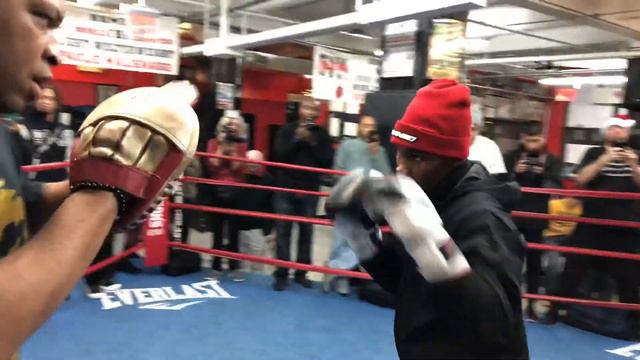 JERMELL CHARLO IN LIONS ONLY GLOVES SHARP MITT WORK WITH DERRICK JAMES смотреть онлайн