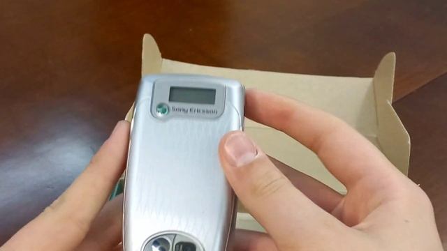 Sony Ericsson Z600 - Unboxing смотреть онлайн