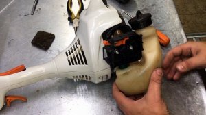 Как заменить топливный фильтр STIHL FS 38/55. Проверка фильтра на триммере/мотокосе.