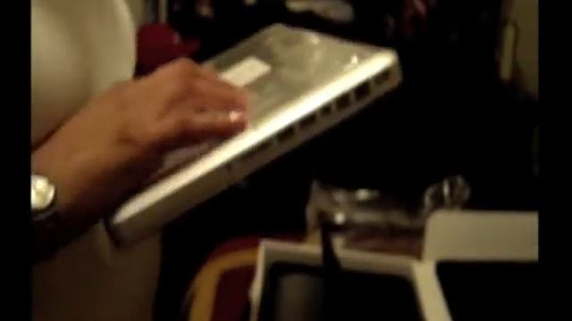 Macbook Pro unboxing 2010 смотреть онлайн