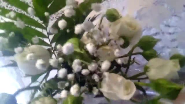 Покажи цветы на 1 сентября и расскажи много чего