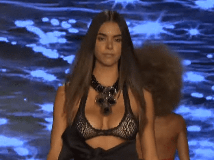 BAES AND BIKINIS Показ мод женские купальники бикини 2019 Неделя моды в Майами 2018 смотреть онлайн