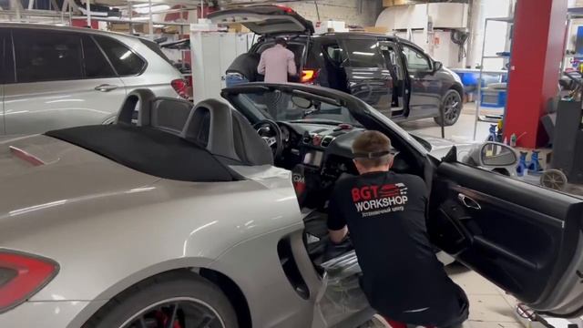 Porsche 911 Carrera - работы по установке доп оборудования к PCM3.1 смотреть онлайн