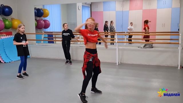 Танцевальная студия Jazz Funk - Детский центр "Водолей" смотреть онлайн