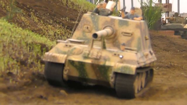 RC TANKS AND HEAVY MACHINES! AMAZING RC TRUCKS AND VEHICLES! смотреть онлайн