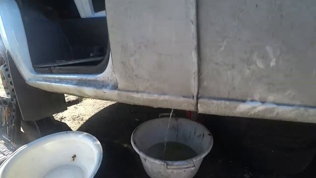 Снятие топливного бака Мерседес 208Д, кузов 902 смотреть онлайн