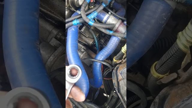 Как легко снять стартер на ВАЗ 2115 без ямы и снятия защиты.