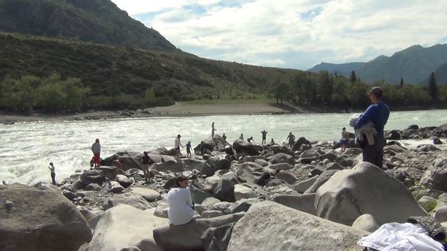 Впадение реки Большой Ильгумень в р. Катунь. смотреть онлайн