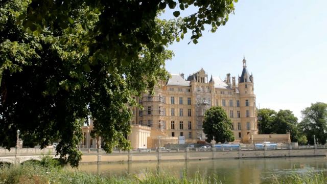 Schwerin & Schwerin Castle смотреть онлайн