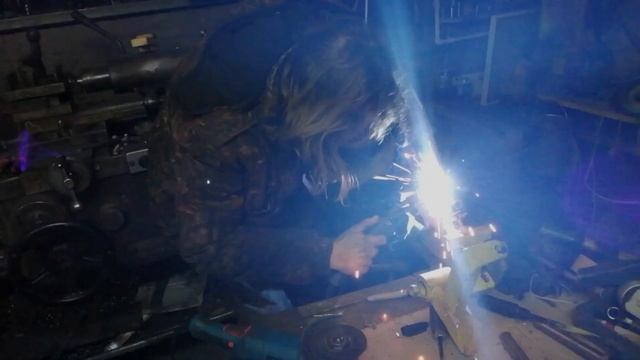 Лопата из рессоры смотреть онлайн