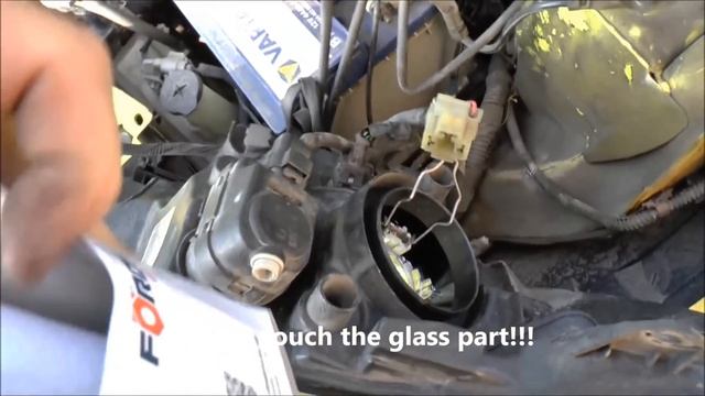 How to replace H4 bulb in 10 minutes - Aygo, C1, 107 смотреть онлайн