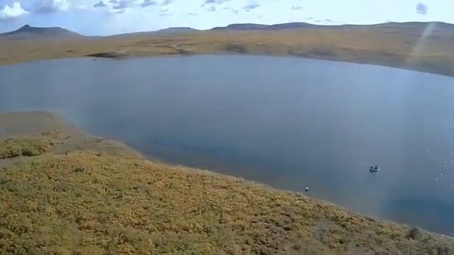 вид с квадрокоптера на очеро и отдых на севере. смотреть онлайн