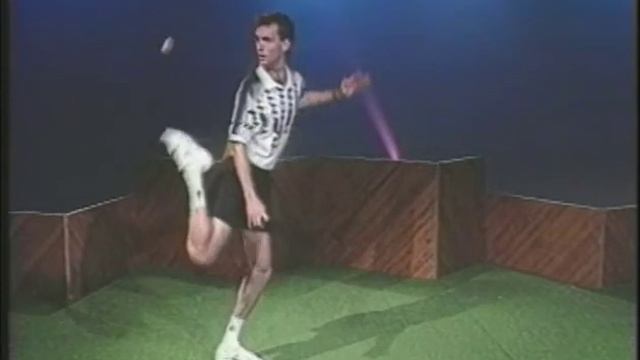 Footbag Lessons - Tricks of the Trade #25 - Pendulum (2 add) смотреть онлайн