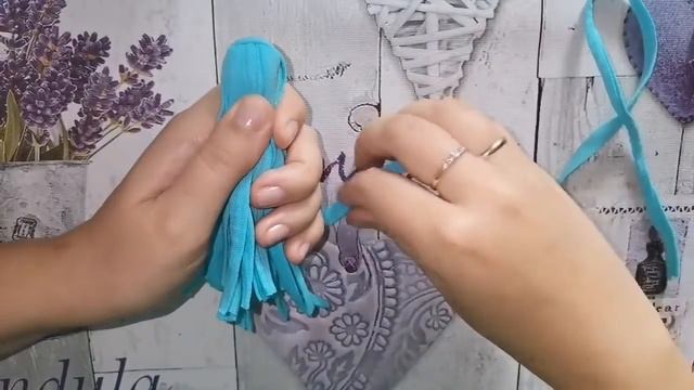 Идеальная кисточка из трикотажной пряжи / Секреты создания кистей смотреть онлайн