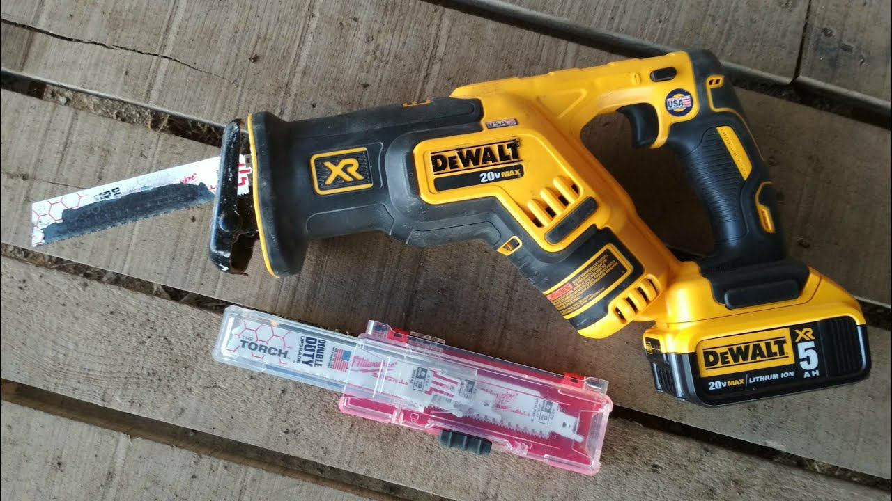 DeWALT DCS367 и полотно по металлу Milwaukee Sawzall