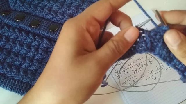 Жилетка спицами для мальчика "КОЛОСКИ" Часть 1 смотреть онлайн