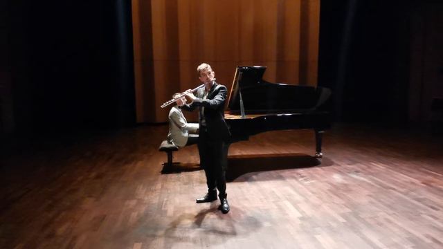 Mozart D Major Flute concerto (with original cadenzas) by Pierre-Antoine Hubert смотреть онлайн