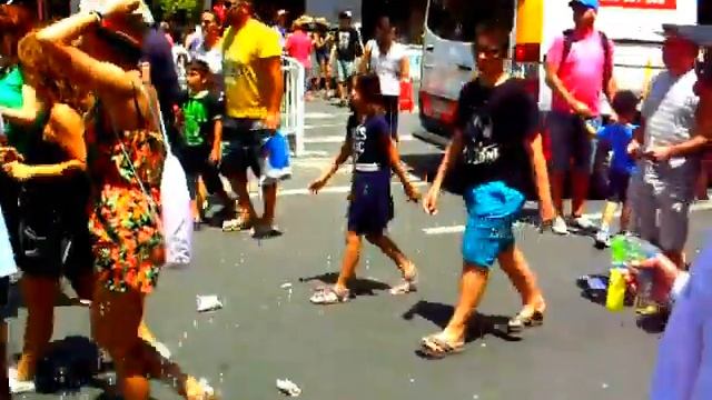 Жизнь в Аликанте, праздник костров-дневная часть, Испания смотреть онлайн