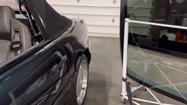 1998 Mercedes-Benz SL500 Sport with 31k miles. Black Opal 189/Gray leather/Panoramic Roof 12/10/22 смотреть онлайн