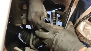 Замена передних дисков и колодок на Toyota RAV4