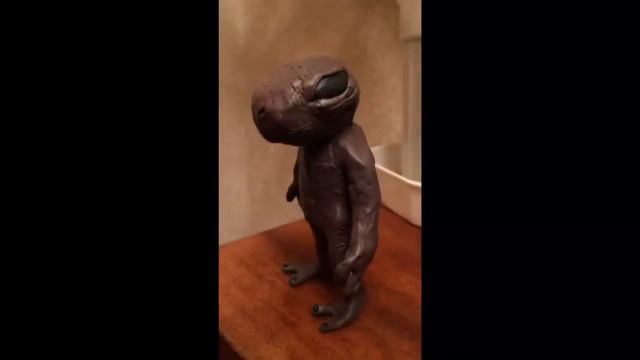 ФИГУРКА ИНОПЛАНЕТЯНИНА смотреть онлайн