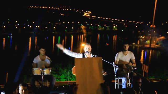 Kayaşlı Berat " Tüm Ankara Oynuyor " Söz : Yusuf ERTEKİN Müzik : Berat Kayalak смотреть онлайн
